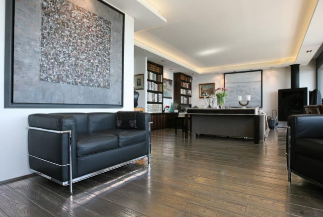Woonkamer met parket