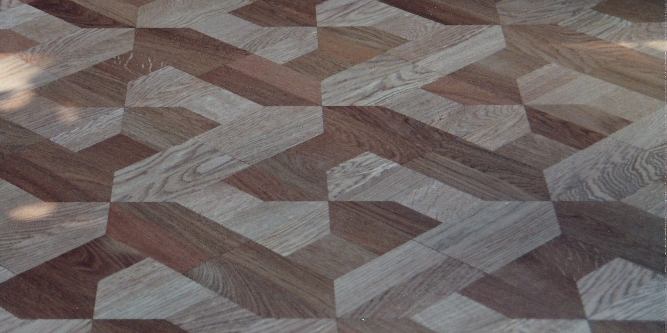 Parketmotief in luxe modezaak