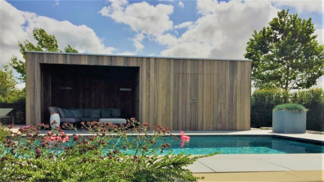 poolhouse